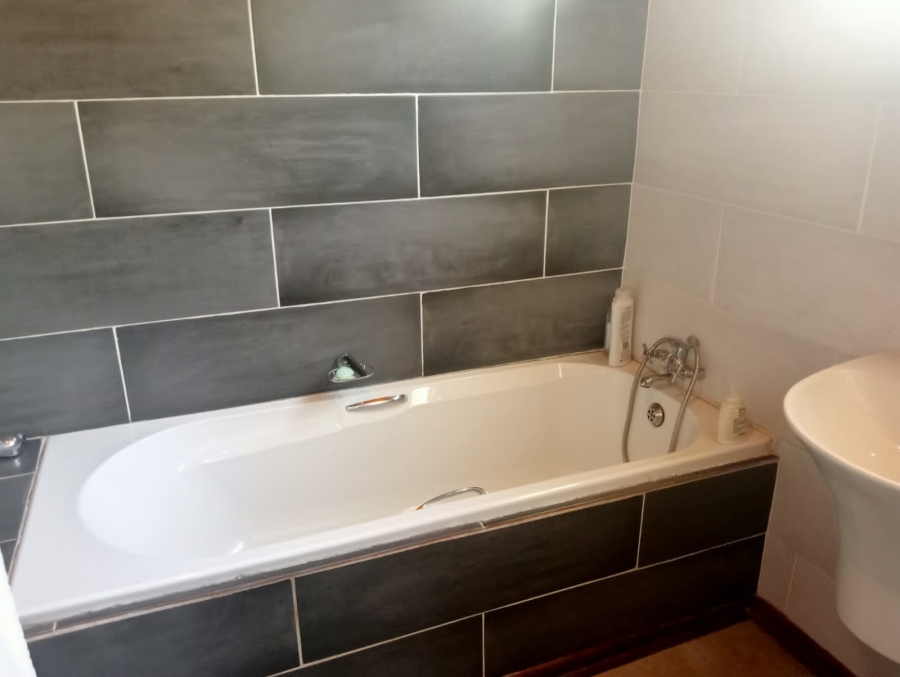5 Bedroom Property for Sale in Kuruman Northern Cape